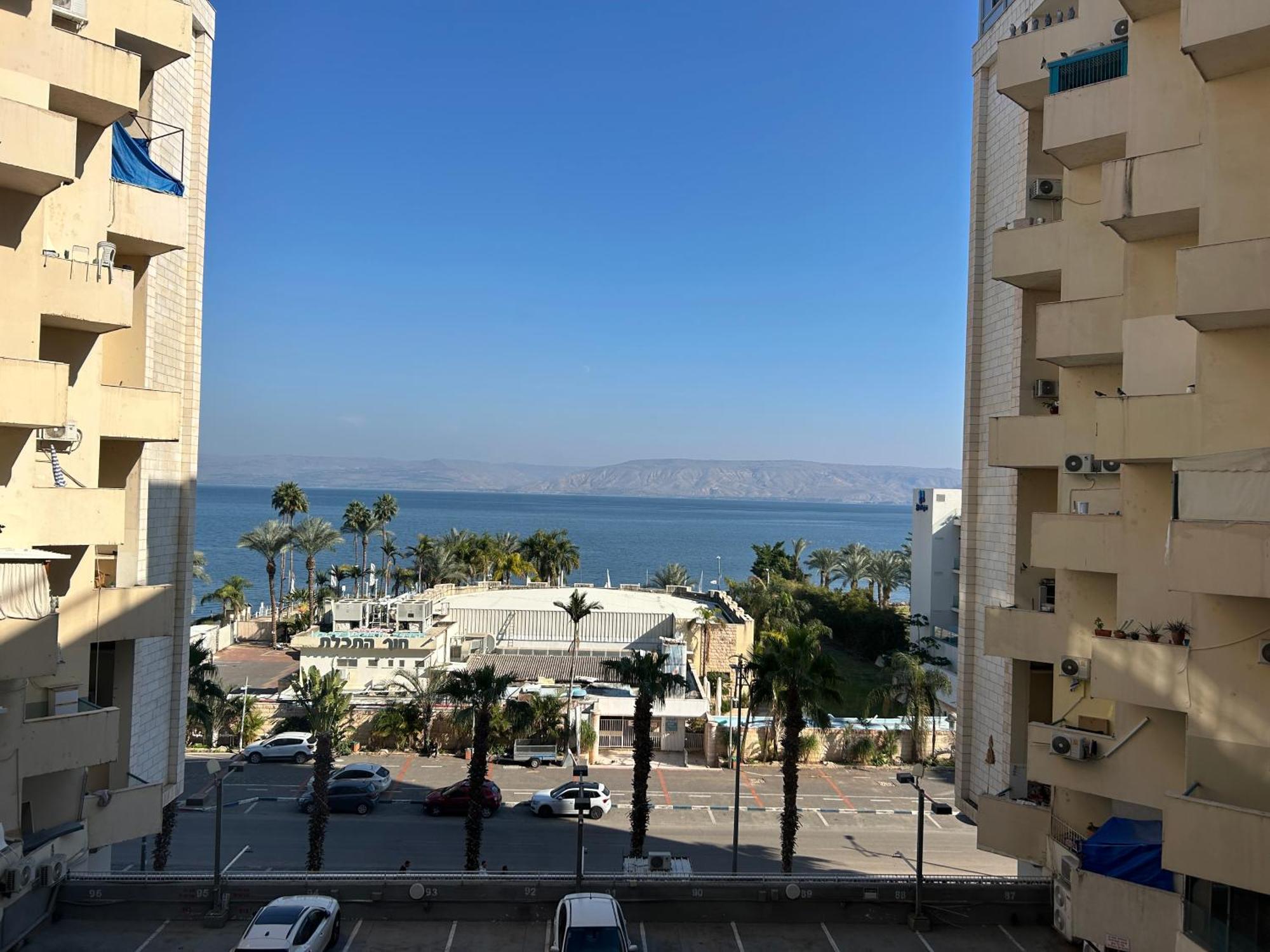 תכלת על הכינרת Light Blue On The Kinneret Lake 提比里亞 外观 照片
