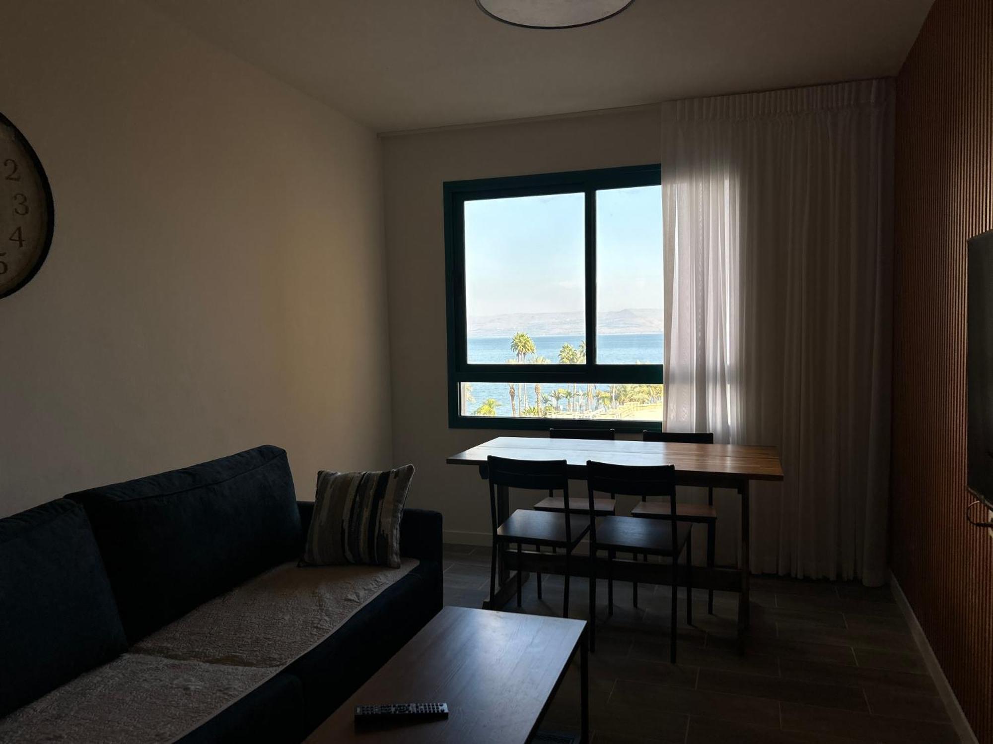 תכלת על הכינרת Light Blue On The Kinneret Lake 提比里亞 外观 照片
